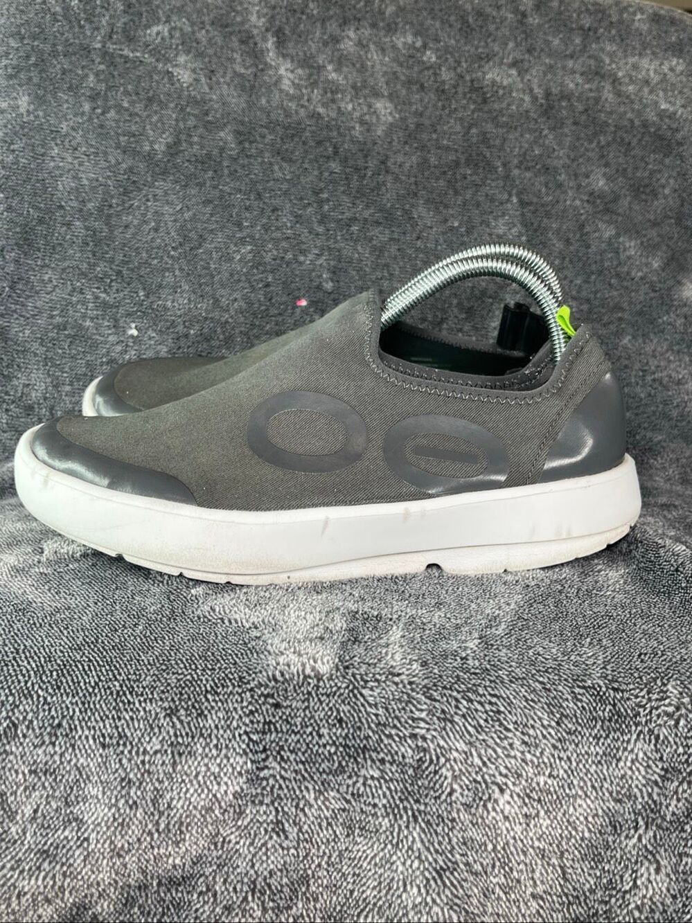 OOFOS OOmg Low Recovery Slip-On Shoes Gray White Men's 8 / EU 41 Cushioned